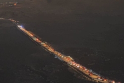 Éruption du Piton de la Fournaise : derrière les beaux clichés, la galère pour y accéder. Plus de 3 500 véhicules comptabilisés et 50 verbalisés