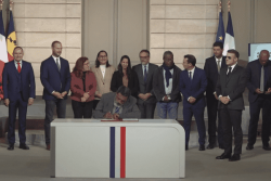 Les indépendantistes du FLNKS rejettent le nouvel "accord Élysée-Oudinot"