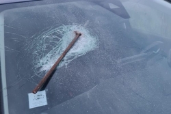 "On se sent démunis et désespérés", des véhicules vandalisés et une personne blessée lors d'un caillassage à Bouéni