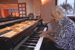 Robert Sarkis, pianiste emblématique et figure populaire de Guadeloupe, s'est éteint