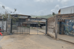 En raison d'un caillassage à Kawéni, le lycée des Lumières confiné pendant une dizaine de minutes