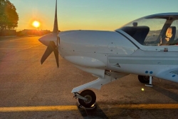 "Nous sommes complètement déboussolés", des étudiants mahorais démunis après la liquidation judiciaire de leur école d'aviation 