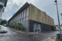 Un policier et son ex-compagne jugés pour proxénétisme aggravé