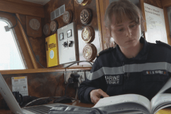 Elise de Feuardent, unique femme à bord du Fulmar, patrouilleur de la Marine Nationale à Saint-Pierre et Miquelon