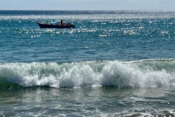 La houle faiblit dans la baie de Fort-de-France, la vigilance jaune pour vagues-submersion est maintenue dans le nord Caraïbe