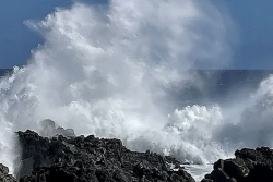 Fortes houles à Saint-Paul : circulation piétonne, baignade et activités nautiques provisoirement interdites