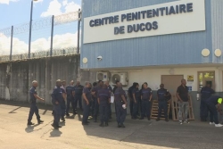 Le blocage du centre pénitentiaire de Ducos est levé, mais les agents restent mobilisés