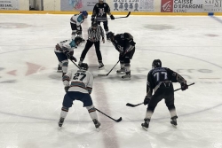 Hockey sur glace : les Courageux de Miquelon défient les Jets de Saint-Pierre lors d’un week-end convivial