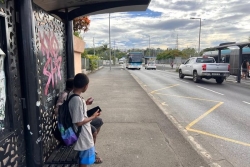 Rentrée 2026 en Calédonie : une nouvelle ligne de bus vers Portes-de-Fer pour les collégiens de Rivière-Salée