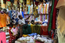 Ramadan : derniers préparatifs pour les commerçants de Majicavo Dubaï