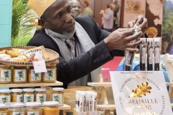 "J'étais fou de joie", la consécration pour la vanille de Foundi Madi, la première médaille d'or de Mayotte au Concours Général Agricole
