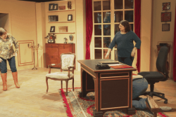 L'heure est aux dernières répétitions de la pièce « Panique au Ministère » pour la troupe de théâtre de Miquelon Culture Patrimoine