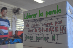 Les élèves de l’école Manotahi, opposés au cyberharcèlement 