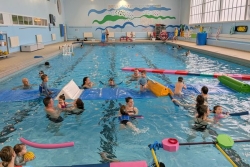 Les "bébés nageurs" de retour à la piscine de Saint-Pierre et Miquelon