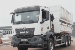 Arrivée d'un camion poly bennes flambant neuf pour la commune de Miquelon-Langlade