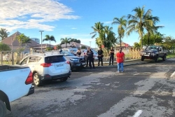 Privée de bureau de vote et d'école, l'île Ouen proteste, à la mairie du Mont-Dore