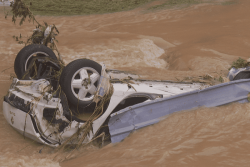 "C'est une catastrophe", comment des pluies de saison ont inondé en quelques heures plusieurs villages de Mayotte