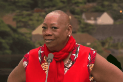 « Soyez prêts, j’arrive ! » annonce l'humoriste Viviane Émigré aux Guyanais