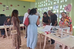 1er tour des Municipales 2026 en Martinique : pluie, sortie de messe et premiers votes… les électeurs accomplissent leur devoir civique