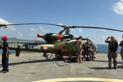 Montez à bord du porte-hélicoptères Dixmude actuellement en escale à Mayotte