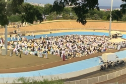 Eïd-Ul-Fitr à Saint-Denis : des centaines de fidèles réunis lors de la prière en plein air, ce "jour où les coeurs se rassemblent"