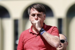 Brésil : Bolsonaro toujours en soins intensifs après une semaine d'hospitalisation