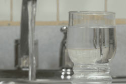 Des députés appellent à inscrire un "droit à l'eau" dans la loi