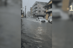 Météo: certains quartiers de Cayenne sous les eaux, les fortes pluies se concentrent désormais sur la route de l'est