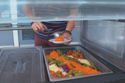 Cantine gratuite : après le lycée de Mahina, c'est au tour de Henri Hiro de signer la convention