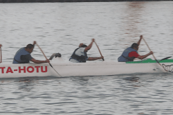 Pas de course Polynésie la Première va'a sans les parava'a