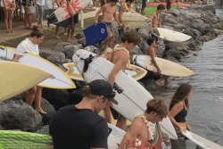 La communauté du surf rend hommage à deux jeunes riders décédés dans un accident de voiture