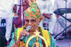 Sylviane Cédia distinguée au gala des Agodjiés à Paris