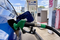 Bercy annonce un "prêt flash carburant" pour soutenir rapidement la trésorerie des petites entreprises en Outre-mer et dans l'Hexagone