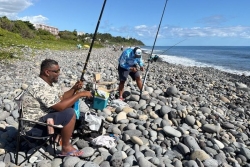 "C'est pour le plaisir !" : plus de 80 personnes taquinent le poisson à Sainte-Suzanne lors du traditionnel concours de pêche à la cale
