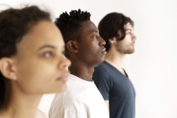 La moitié des victimes de racisme adoptent des stratégies d'évitement, selon un sondage