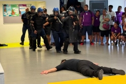 Administration pénitentiaire : des postes à pourvoir… dans l’Hexagone