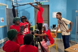 Les collégiens de Doujani en immersion dans les coulisses du monde du cinéma 