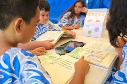 La reine Purea s'invite au salon du livre de Mahina