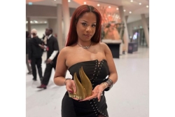 "Enfin ! Merci beaucoup !" : Fallon Révélation féminine aux Flammes  