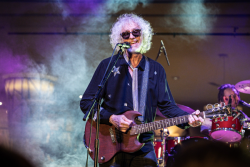 People: les vacances de rêve de Laetitia et Louis Bertignac