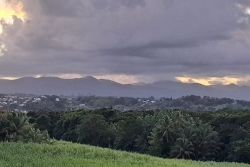 Vigilance orange "fortes pluies et orages" : la Guadeloupe toujours sous l’effet d’une masse d’air humide