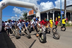 "L'objectif est de participer à l'un des événements les plus emblématiques de Mayotte", la course de pneus de Mamoudzou âprement disputée dans les rues de M'tsapéré