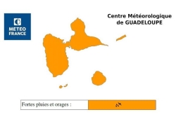 Vigilance orange pour "fortes pluies et orages" : la Guadeloupe copieusement arrosée