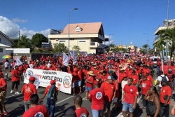 Défilé du 1er-mai : "On a des raisons d'être ici", manifestent les syndicats réunionnais