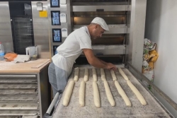 "Quand on aime son métier, on n'a pas de jour pour travailler" : plusieurs boulangeries réunionnaises ont ouvert ce 1er-mai