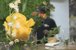 1er mai : offrir un brin de muguet, une tradition en voie de disparition