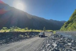 Réouverture de la piste de la Rivière-des-Galets : nouveau tracé et ouverture anticipée réjouissent les Mafatais, taxiteurs et randonneurs