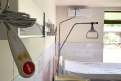L’hôpital de Poindimié commence à rouvrir quatorze lits pour les patients de la côte Est