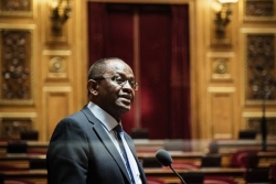 Adoption au Sénat de la loi contre l'entrisme islamique: "je me sens agressé", dénonce Said Omar Oili, en tant que "sénateur de confession musulmane"
