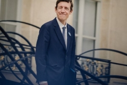 Ecole : le ministre de l'Education place le bac et la rentrée sous le signe de "l'exigence"